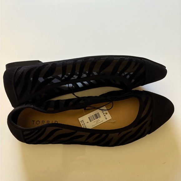 Torrid Black Zebra Mesh Flats - Picture 4 of 9